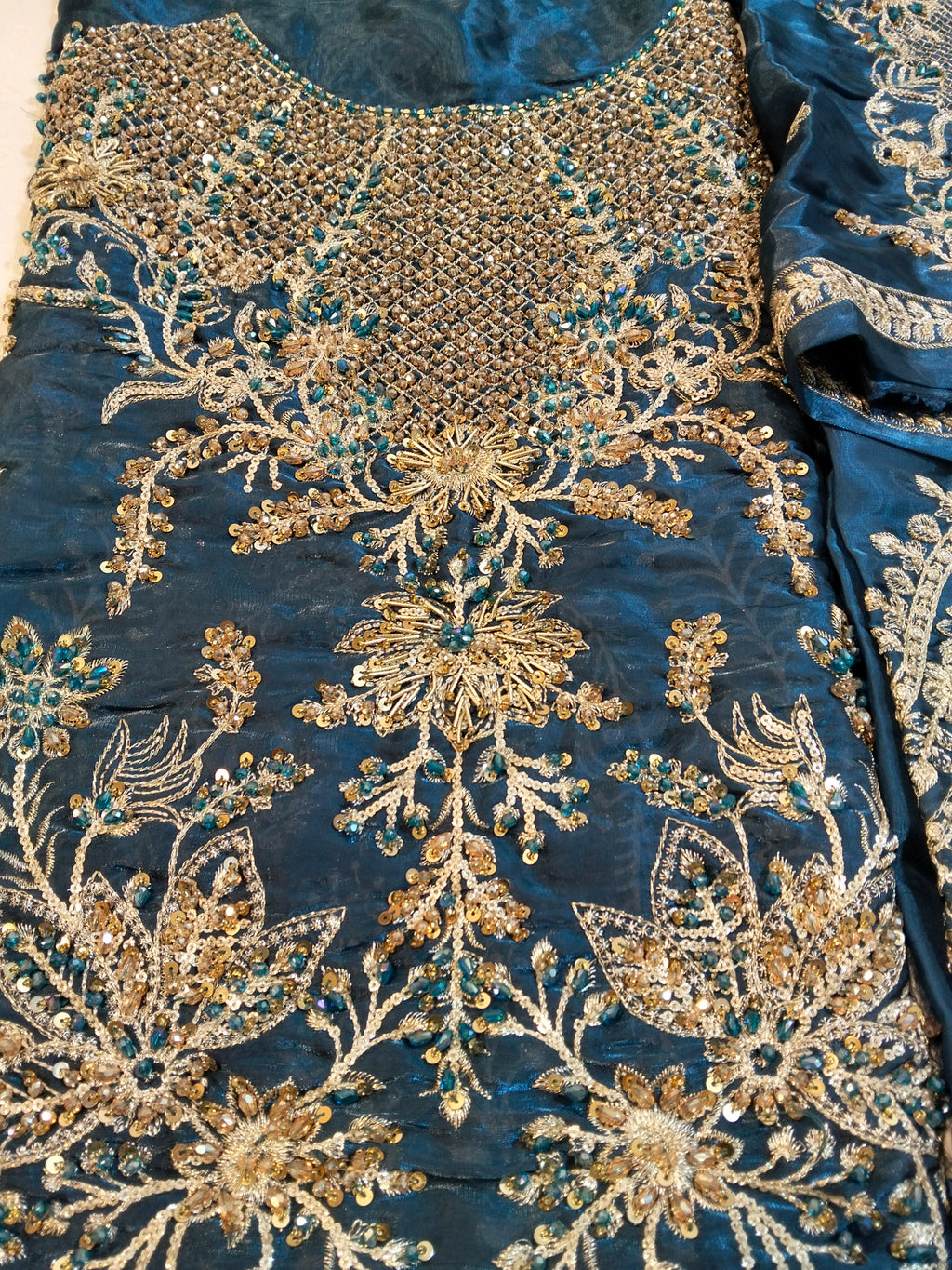 Soraya shaish silk 3pc Hit Code D05