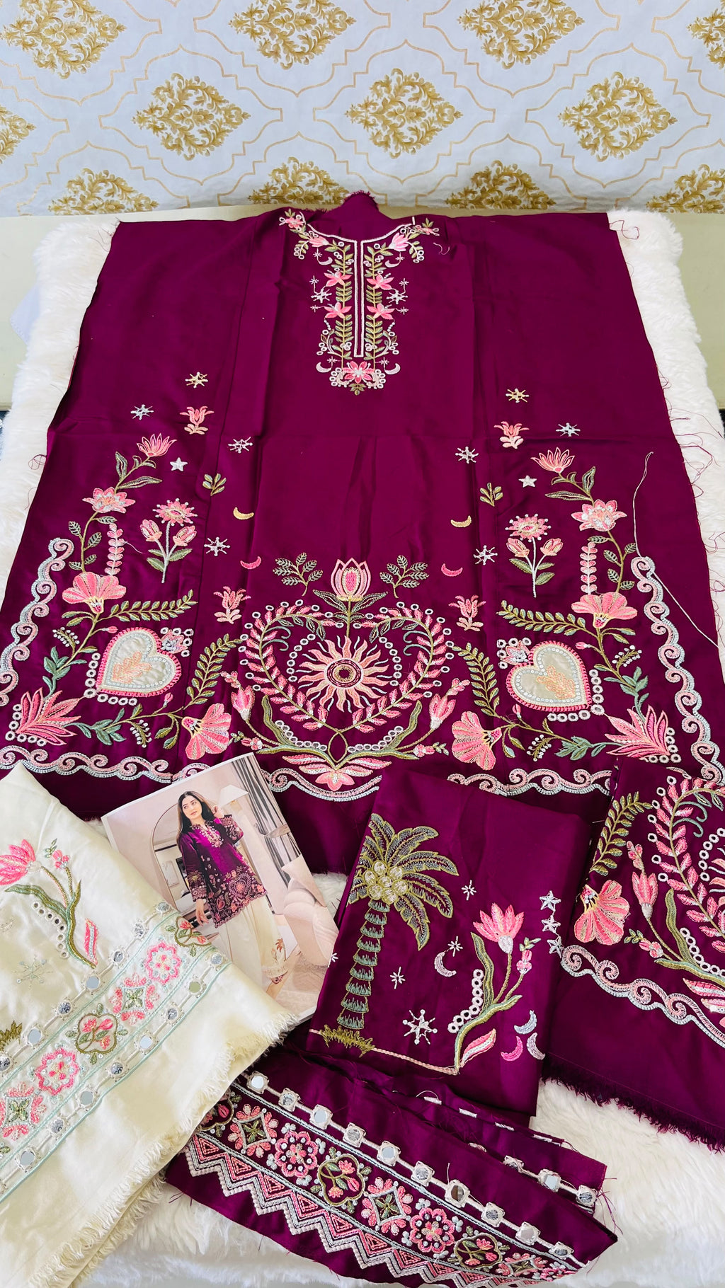 Ethnic Embroided Dhanak 2pc Hit Code